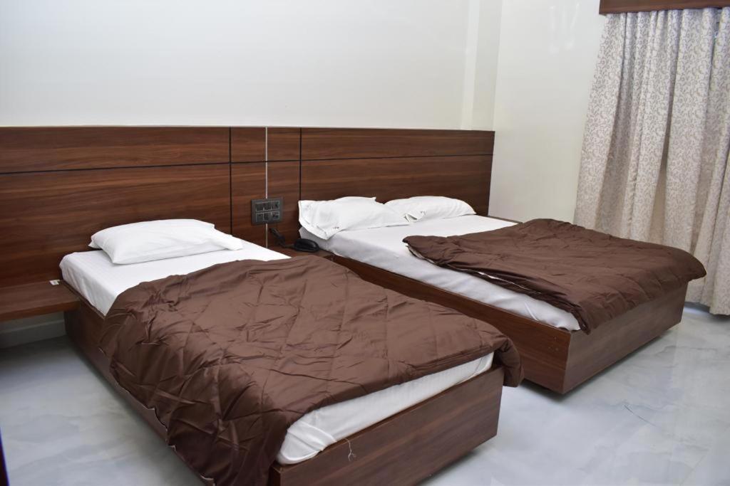 Hotel Sai Sandesh Shirdi Buitenkant foto