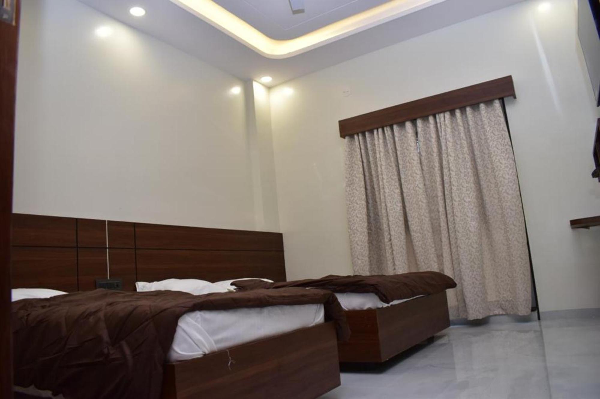 Hotel Sai Sandesh Shirdi Buitenkant foto